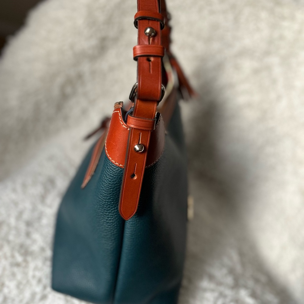 DOONEY & BOURKE Pebble Grain Hobo Sac. - Picture 8 of 11